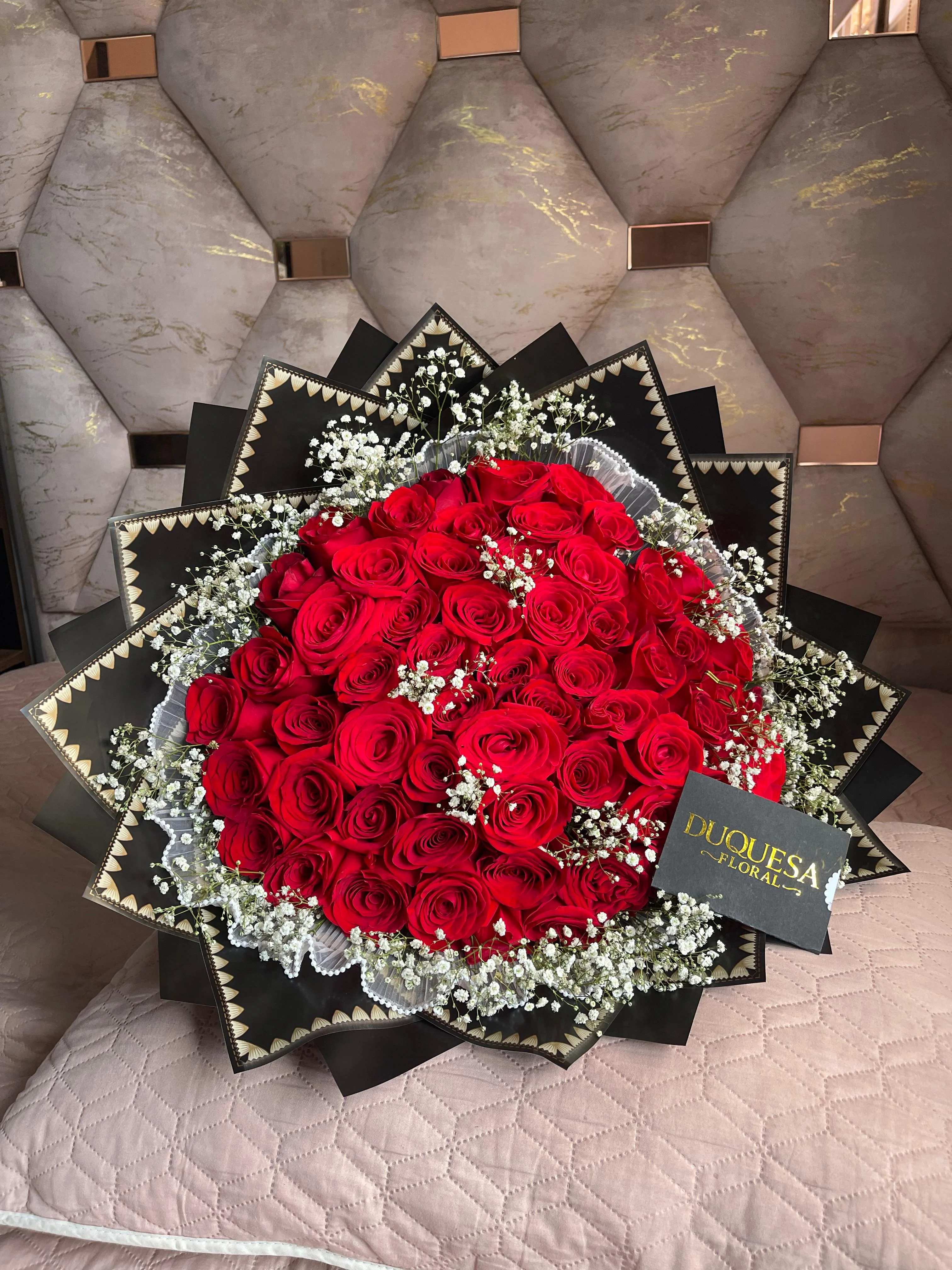 Imperio Total - 60 rosas rojas