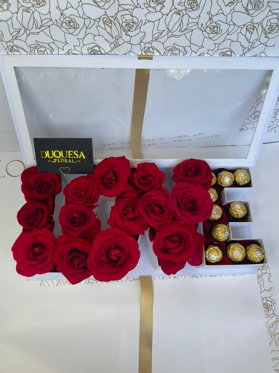 Precision Strike - Caja LOVE con rosas y bombones