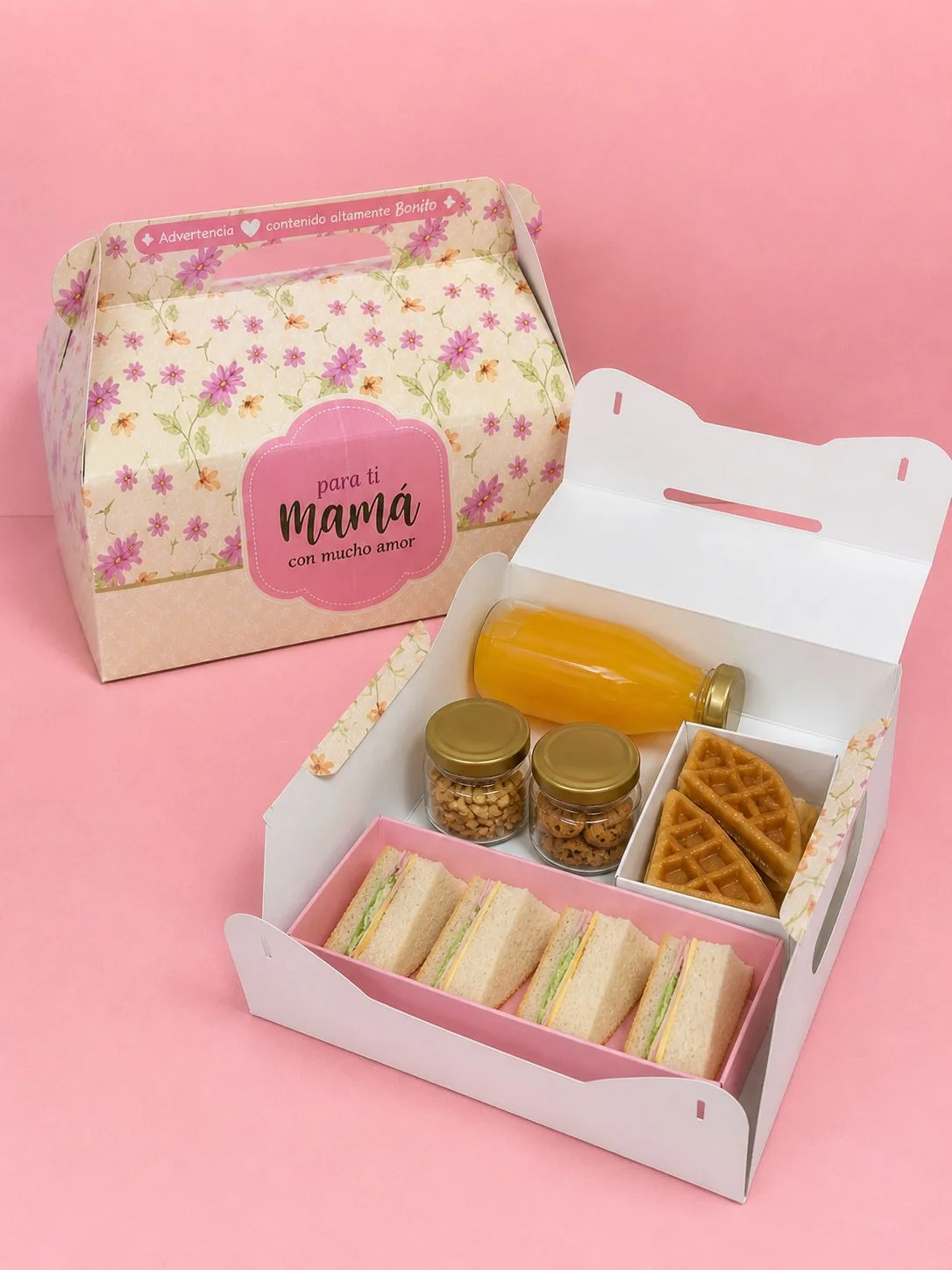 Mini Desayuno Mamá - Mix de maní, chips, jugo, waffles con fruta y sandwiches