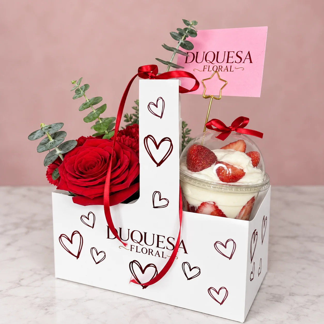 Fresas & Rosas - Caja portable con fresas con crema en vaso de 12 onzas, rosas rojas frescas y eucalipto